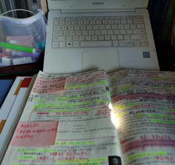 到底有多少人 忙着在互联网上重启人生?