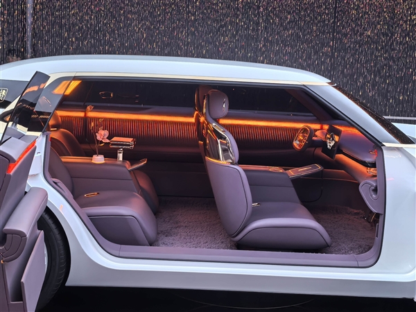 前布加迪设计师打造 上汽荣威“明珠”亮相:平民版劳斯莱斯